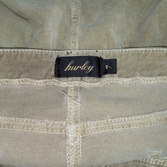 #137 Hurley juniors skirt size 7 - Picture 2 of 7